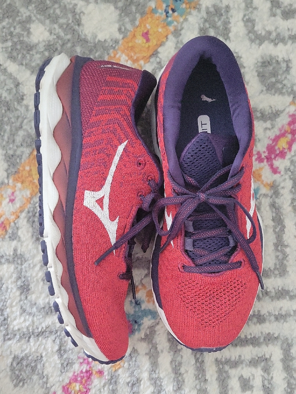 Mizuno Women's Red and Purple Running Sneakers